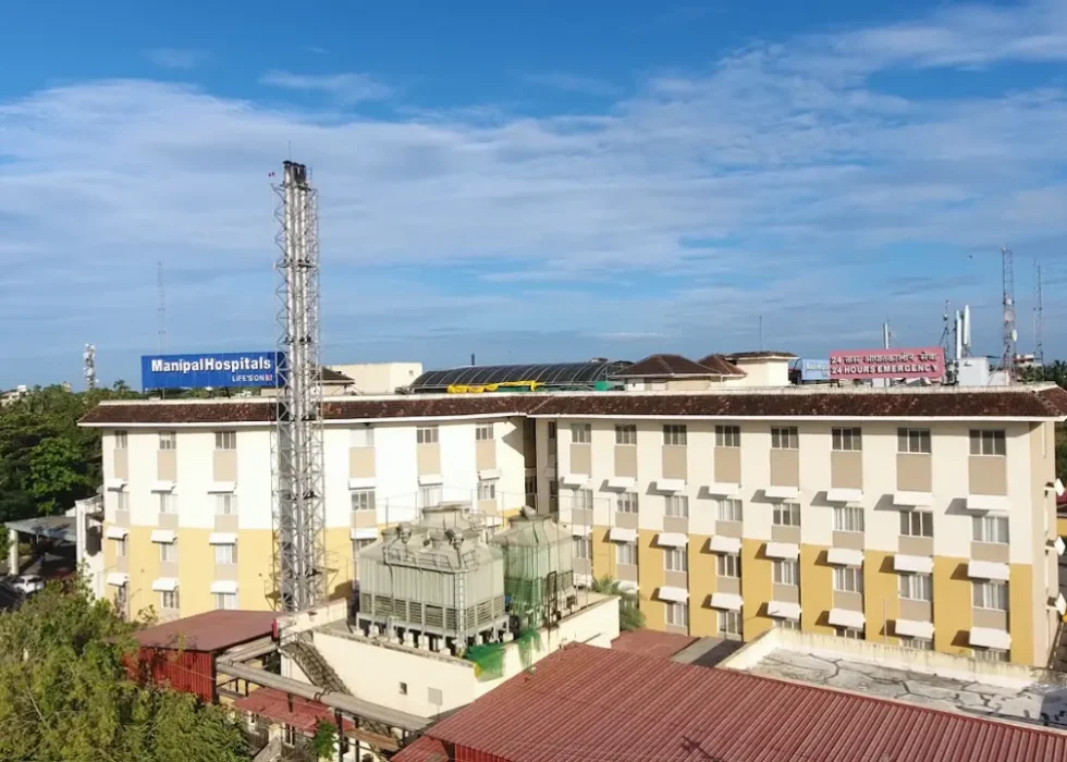 The image confirms your view of the Manipal Hospitals Goa campus building located in Dona Paula, Panaji.